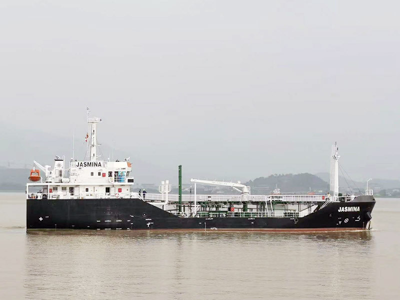 1000T Oil/chemical tanker