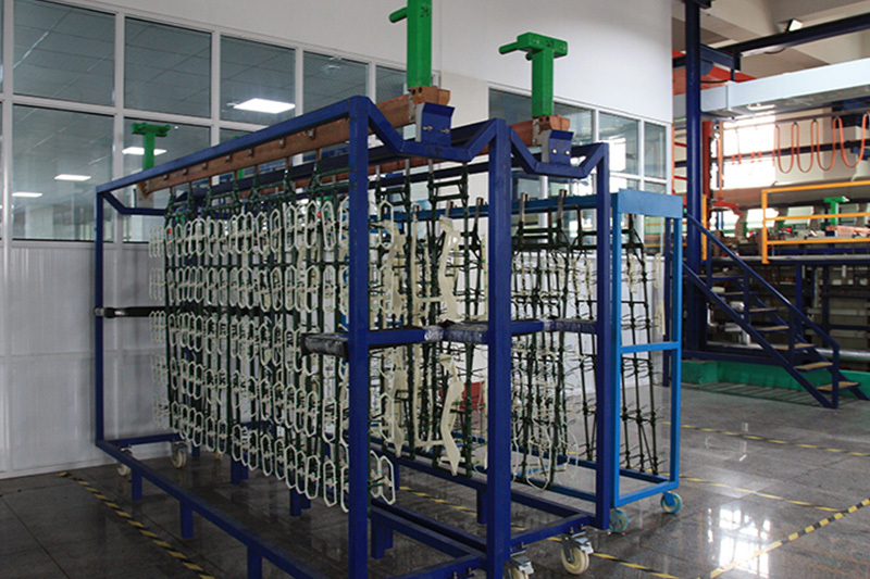 Fully automatic gantry plastic production line