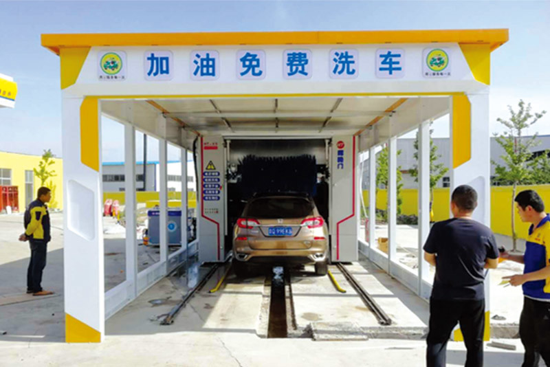 加油站洗車(chē)機(jī)廠(chǎng)家給大家講一講自動(dòng)洗車(chē)機(jī)洗車(chē)的注意事項(xiàng)
