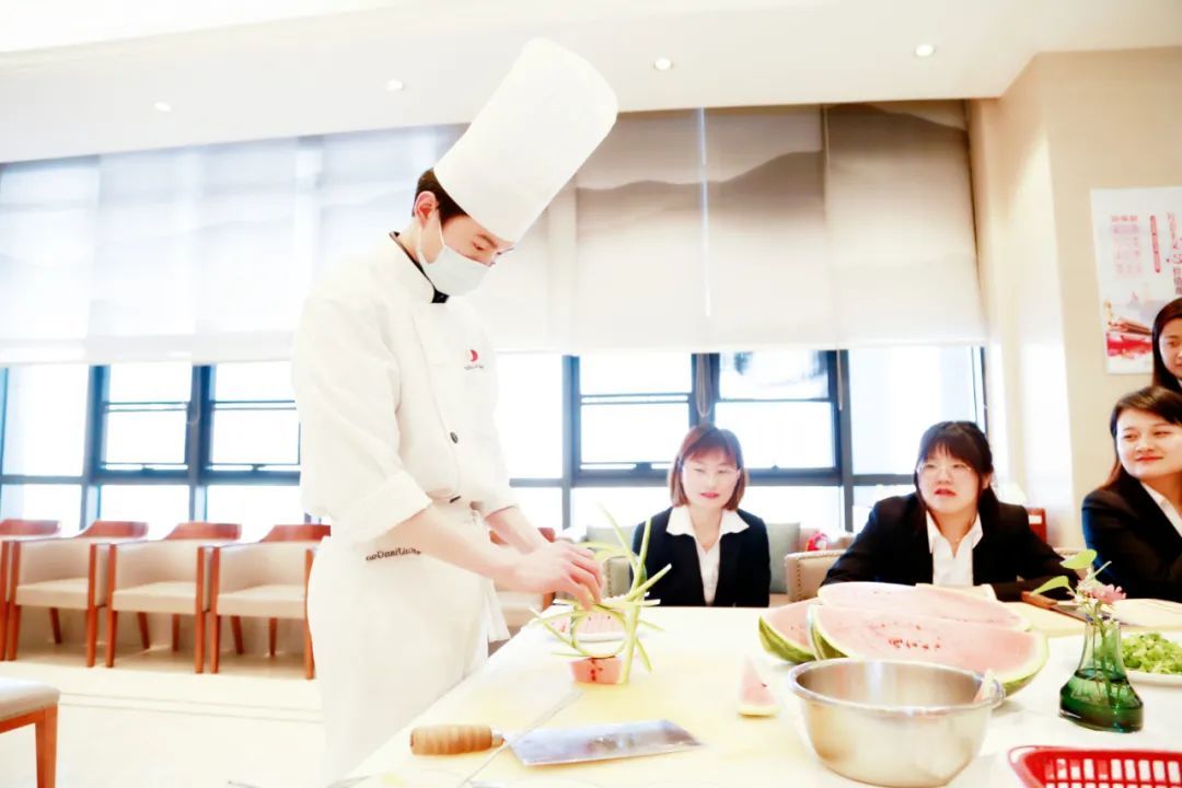 宏瑞集团举行三八女神节活动