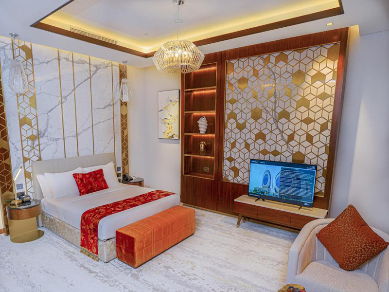 Velero Hotel Qatar consists of a 22-story hotel tower and a shopping mall with 244 rooms.