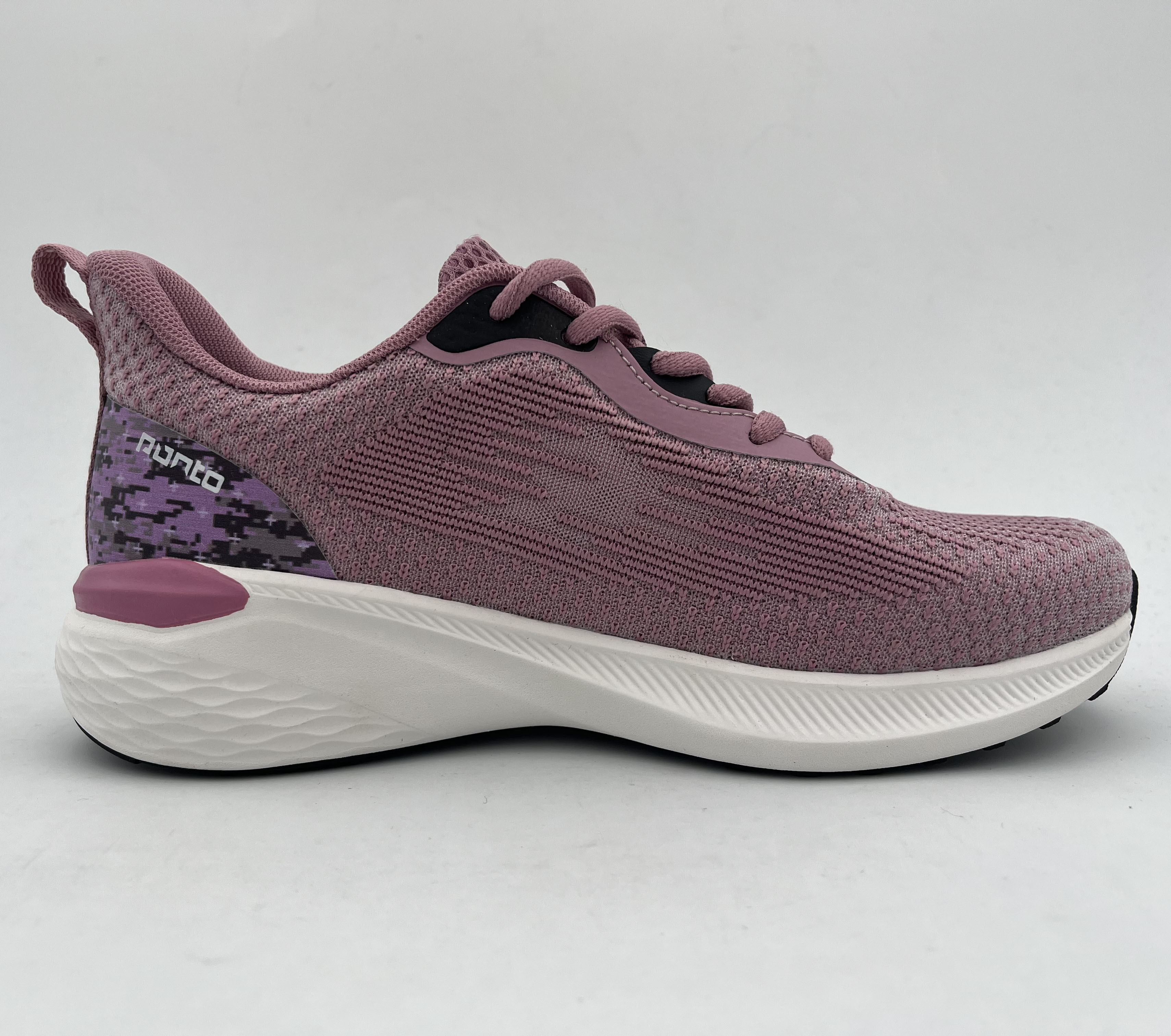 Wholesale flynit and soft outsole Sneakers products