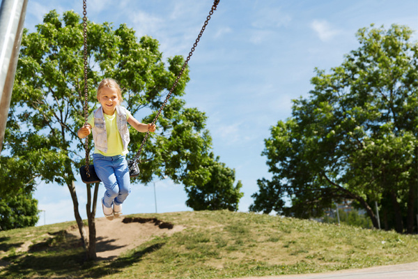 Advantages and problems of children playing trampoline