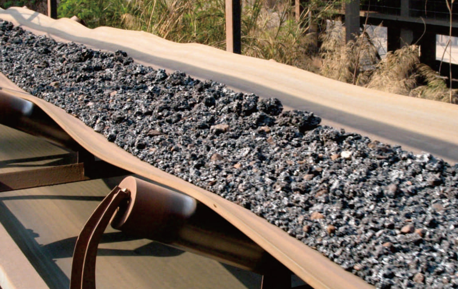 High temperature conveyor belt