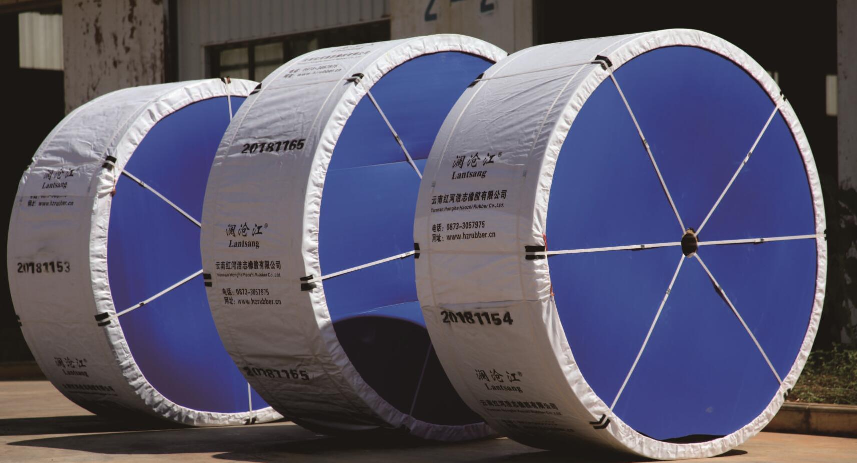 Oil resistant conveyor belt