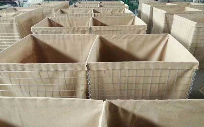 Military defensive barrier
