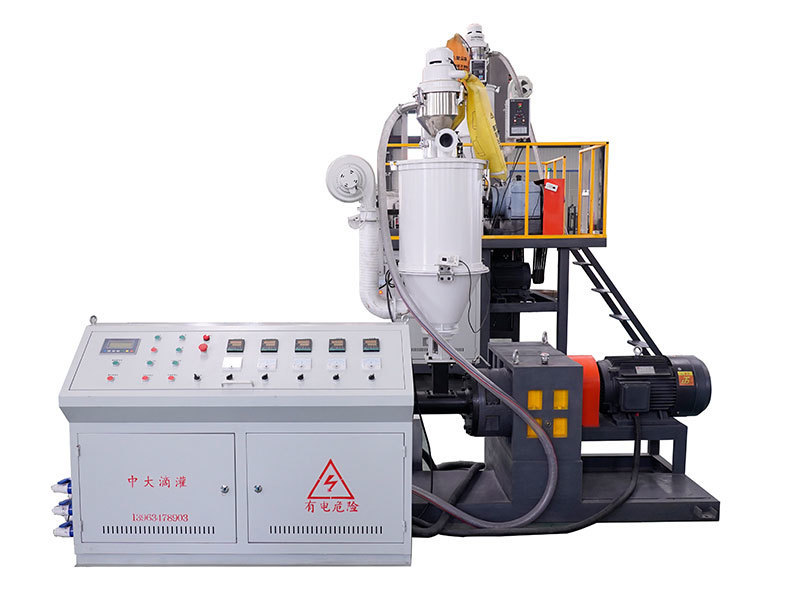 Single blade labyrinth type drip tape production line