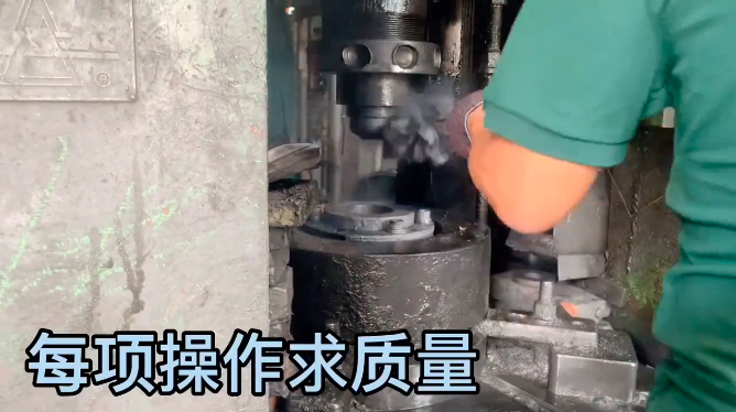 视频标题