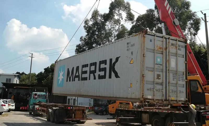 Nigerian construction vehicle loading