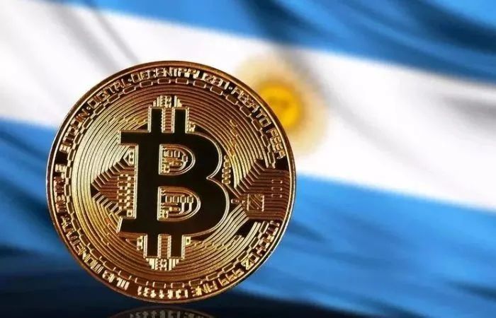 废除央行，彻底“美元化”！阿根廷选出一位手持电锯的总统