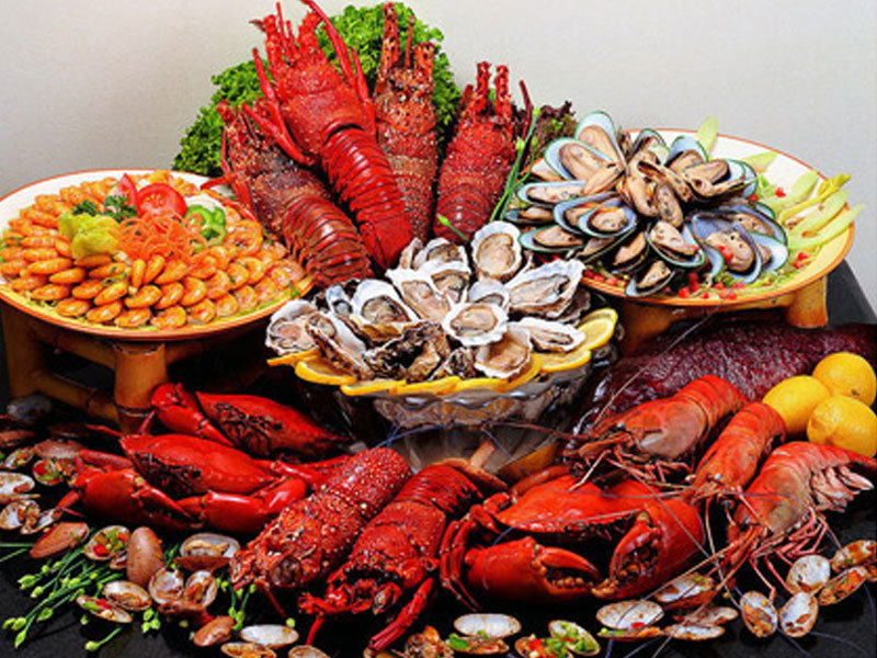 What are the precautions for eating seafood