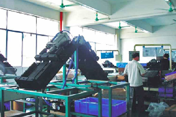 Laminated evaporator core assembly machine