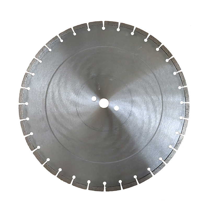 Road cutting blade