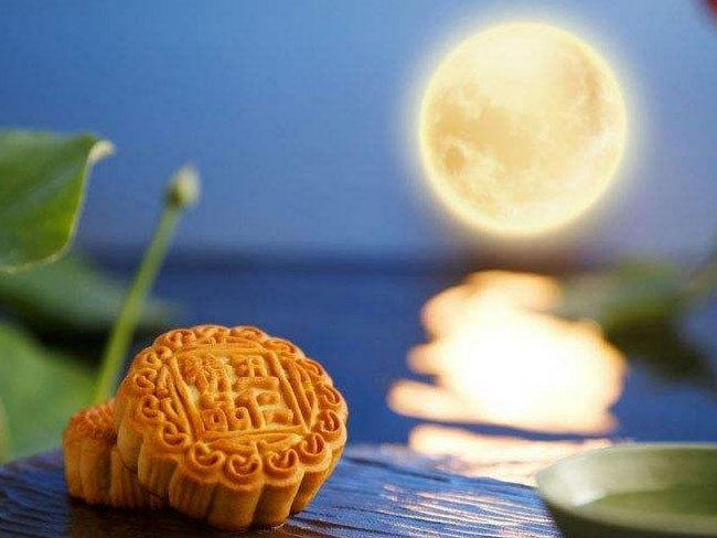 The Meaning of Mooncakes on Mid-Autumn Festival
