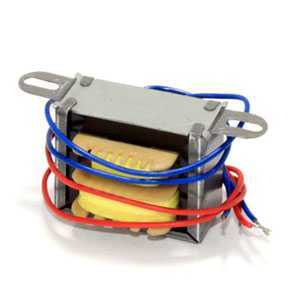 Briefly describe the operation principle of three-phase isolation transformer