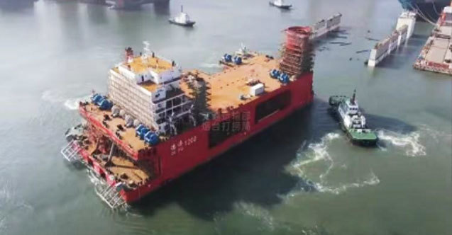  昌林科技助力“1000T浅水坐底打捞工程船”成功滚装—漂浮下水
