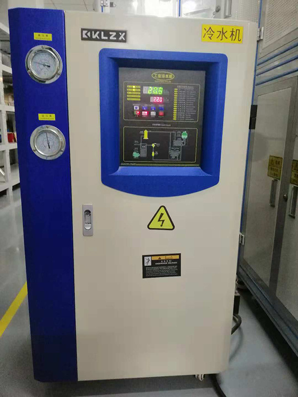 工業冷水機
