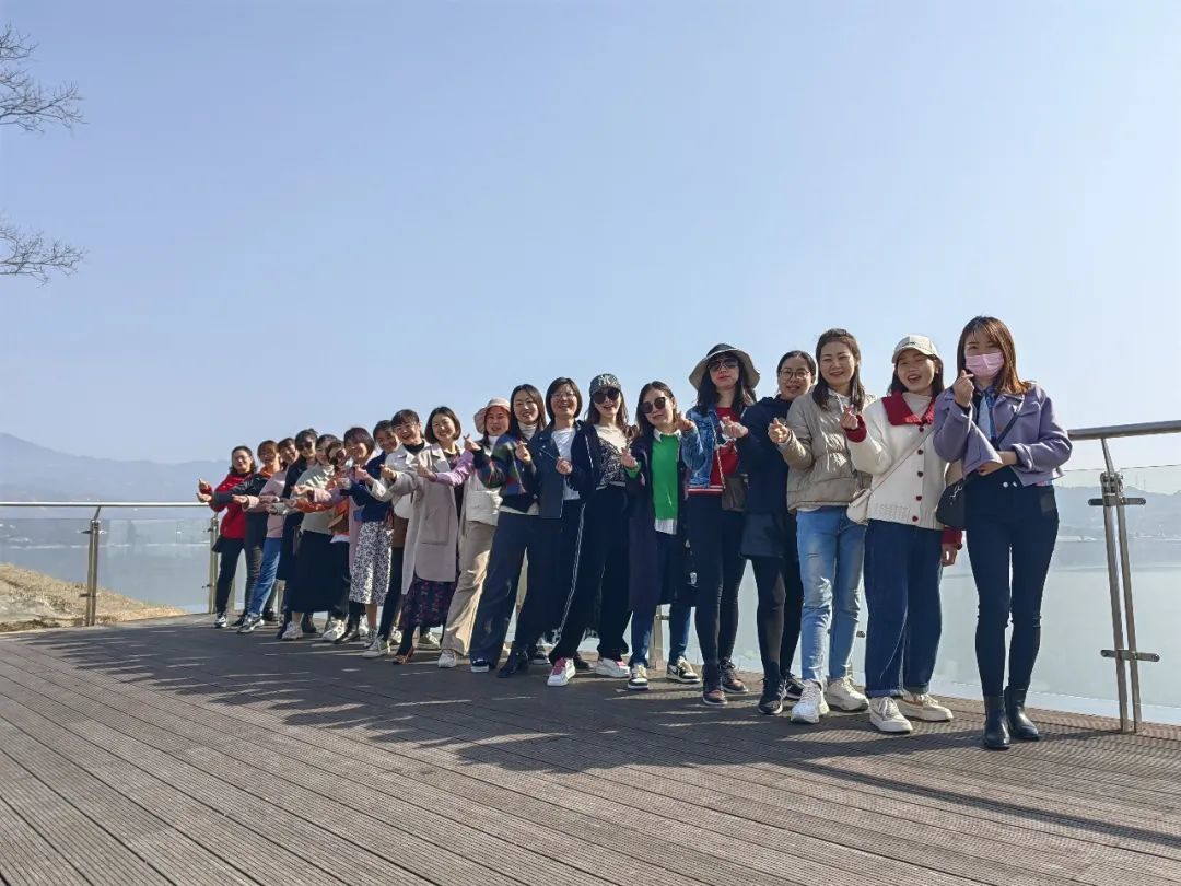 Welcome the top 20 women to bloom