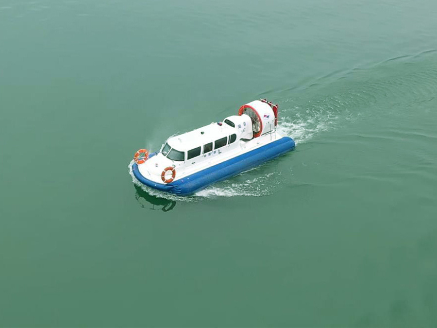 10 Passenger Full Cushion Lift Hovercraft