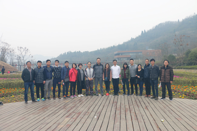 The grinding base of the mountain to strengthen the muscles and bones of the future work to show the style