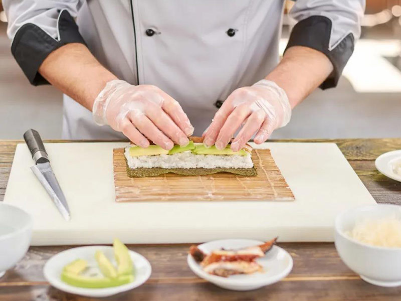 Which protective gloves should the food industry use to make people feel at ease?