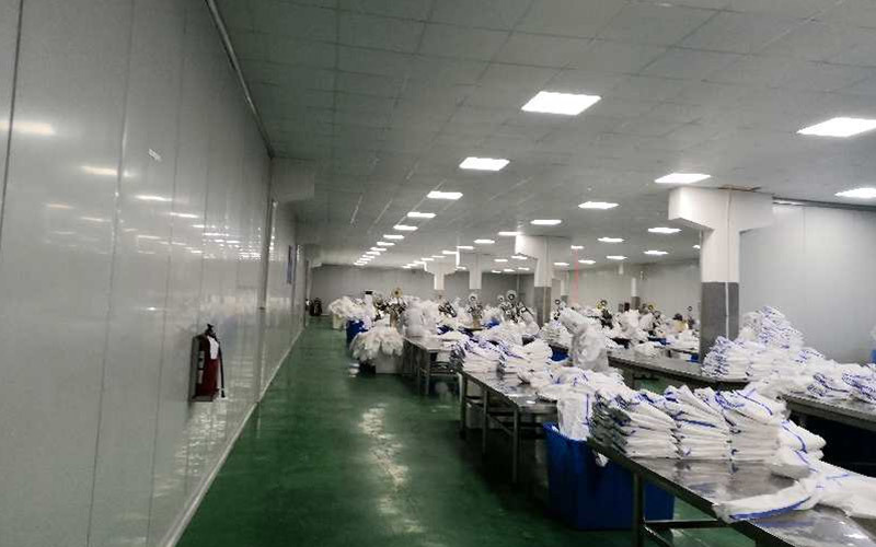 防护服生产车间