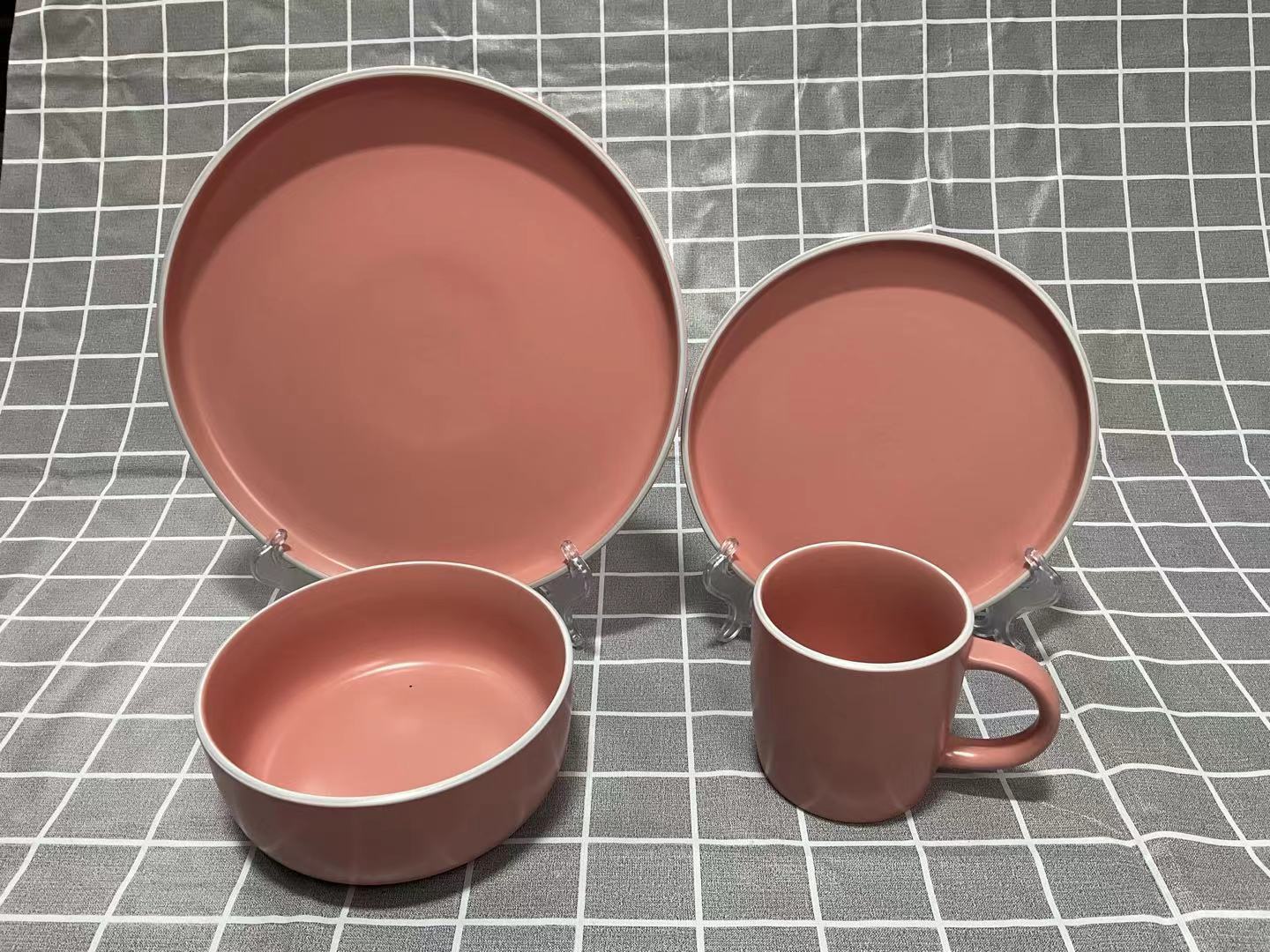 Colored glaze products