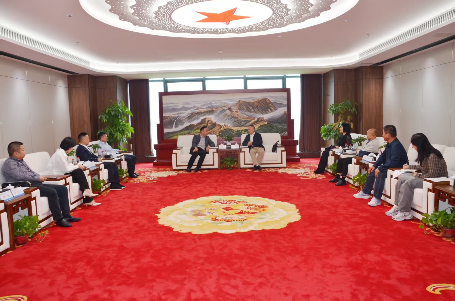 湖南凌U技企业孵化器有限公司到公司Ҏz谈