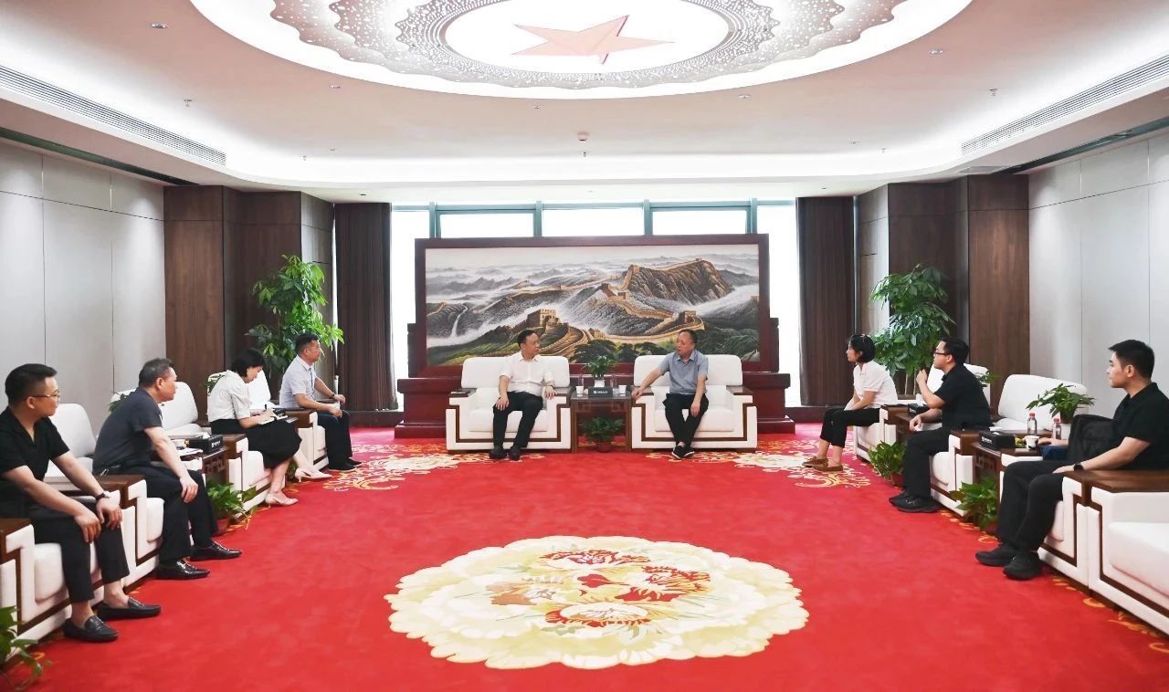 岳陽(yáng)臨港高新技術(shù)產(chǎn)業(yè)開(kāi)發(fā)區(qū)到建投八建對(duì)接交流