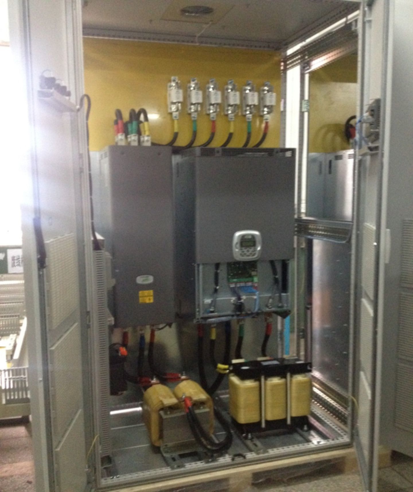 Variable frequency control cabinet for mining conveyor belt