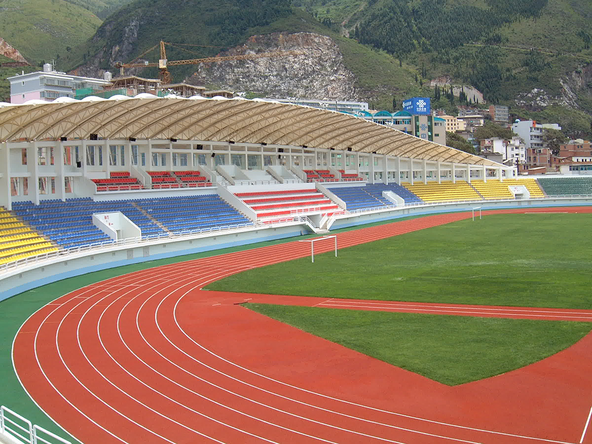 個舊市體育場400米田徑場