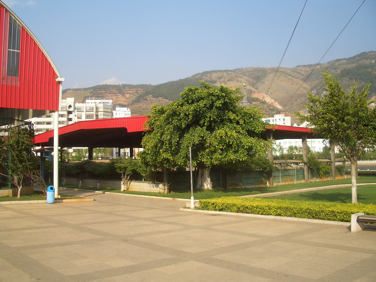 個(gè)舊金湖廣場(chǎng)門球場(chǎng)