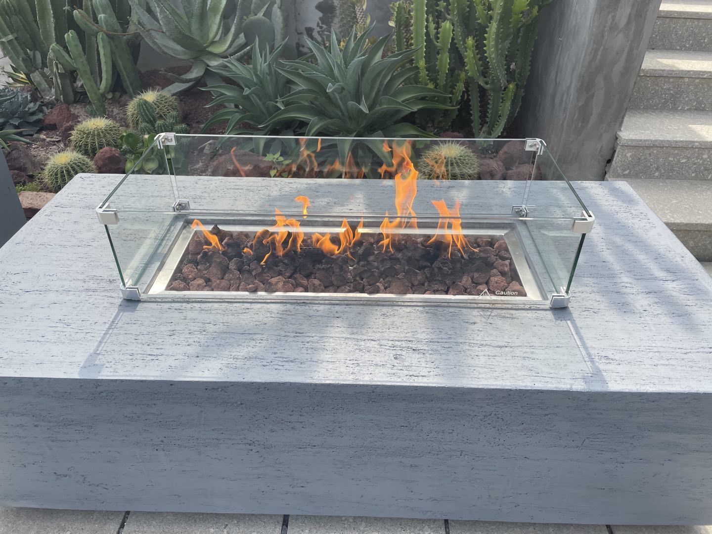 What is the feature of GRC / GFRC fire pit ?
