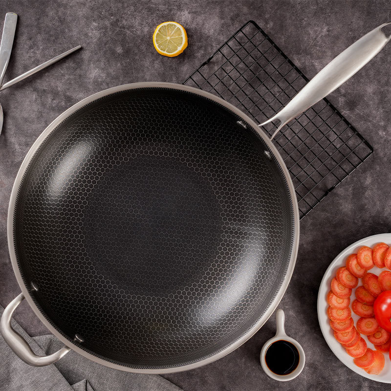 One-sided wok before flower