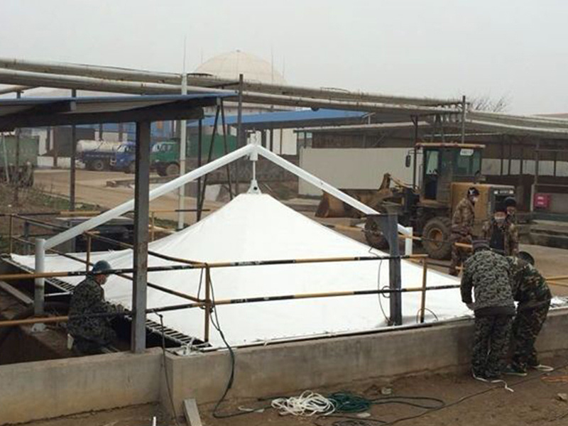 Modern animal husbandry Ma'anshan pasture sewage pool reverse hanging membrane