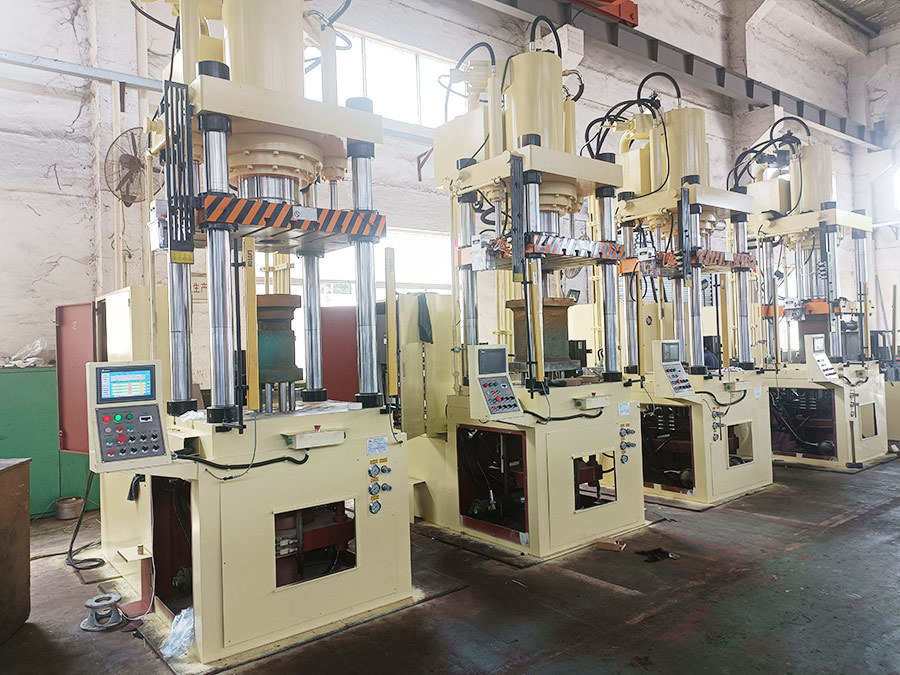 Four Column Stretcher