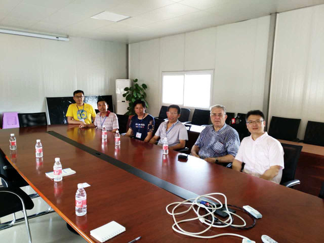 澳洲专家 Mr.Arnold J.P. Taylor 到我厂参观并指导我们的设备改造及生产工艺提升