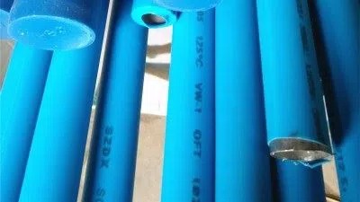 Stainless steel clad pipe