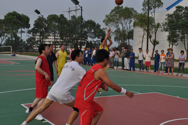 Jing'an Hi-Tech welcomes the Mid-Autumn Festival, celebrates the National Day and the second basketball game kicks off