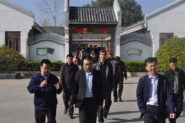 市領導肖玉文一行到訪晶安高科大力推動企業上市工作
