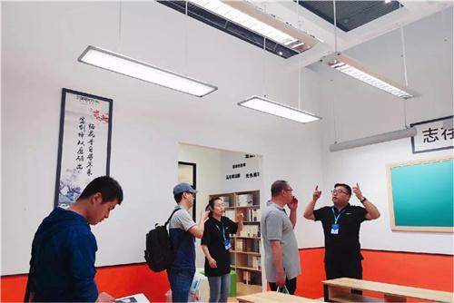 好光才有好视力，老子有钱lzyq88极光亮相西北教育装备展！