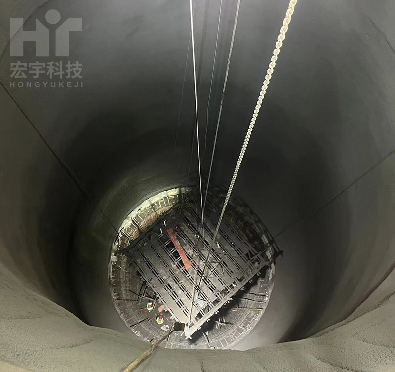 陜西某鋼鐵公司2000m3高爐爐缸殘鐵清理、爐缸澆筑、高爐噴涂工程