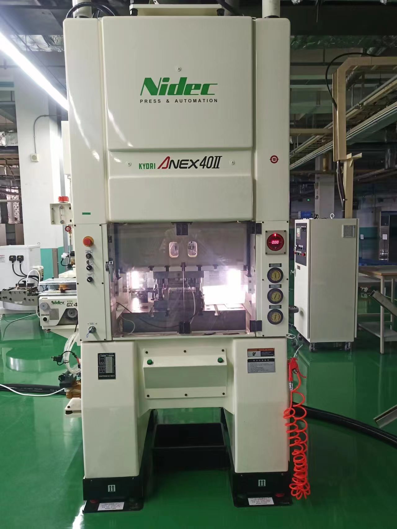 Nidecプレス機
