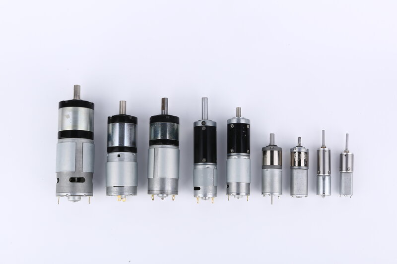 What is the difference between a brushless DC motor and a DC brushed motor?