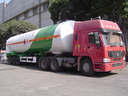 Natural gas transport semi-trailer