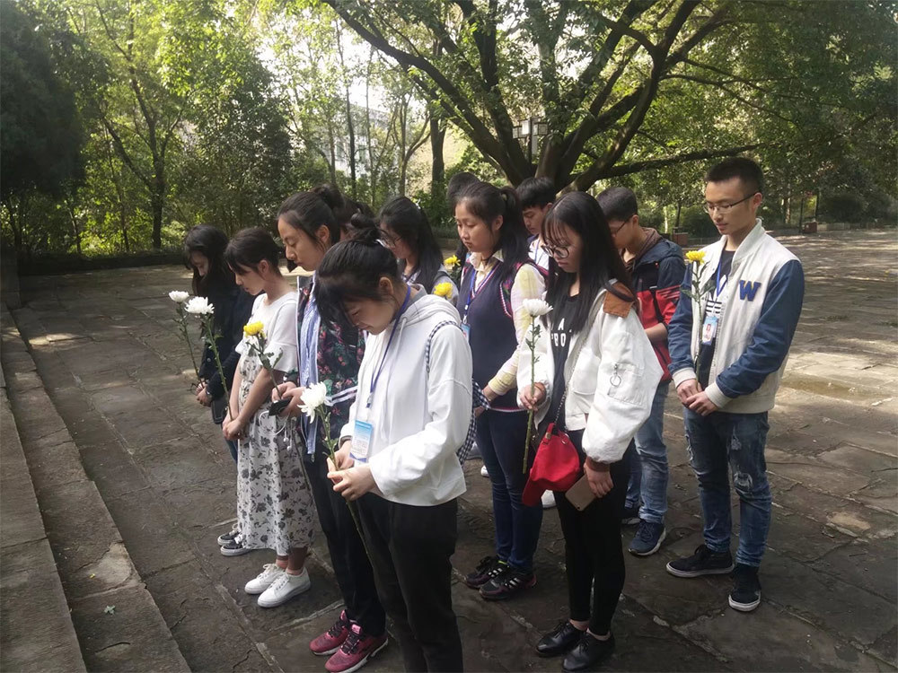 清明节南山烈士陵园进行纪念烈士活动