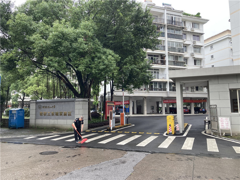 推動(dòng)社區(qū)智能化 “智慧物業(yè)”搭起生活服務(wù)圈