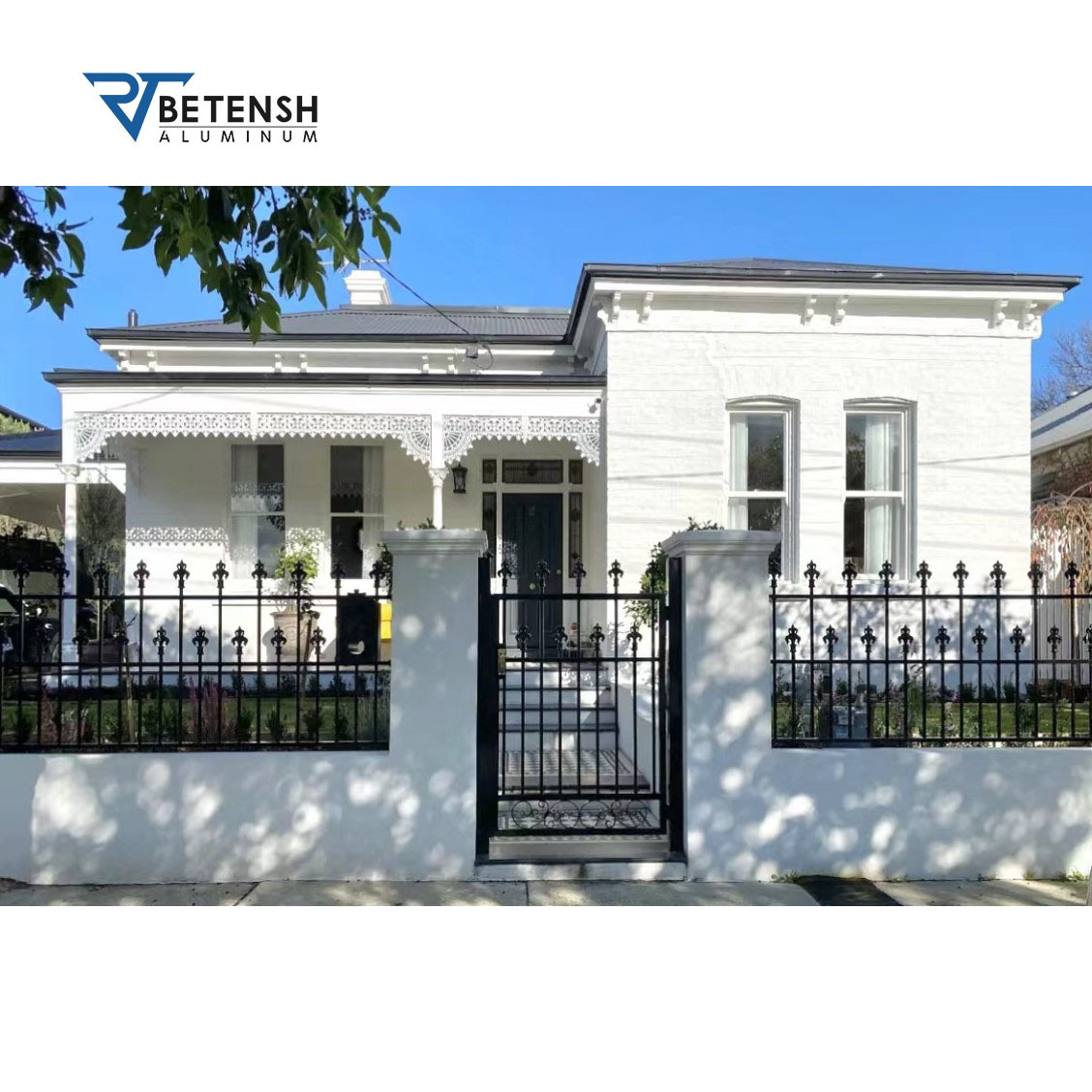Easily Assembled Aluminum Safety Walkway Gates for Houses