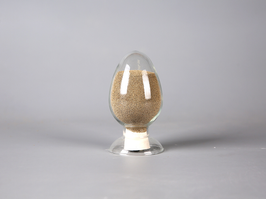 Low density and high strength ceramsite proppant