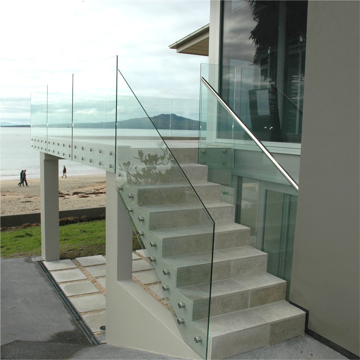 Best Glass Railing Systems